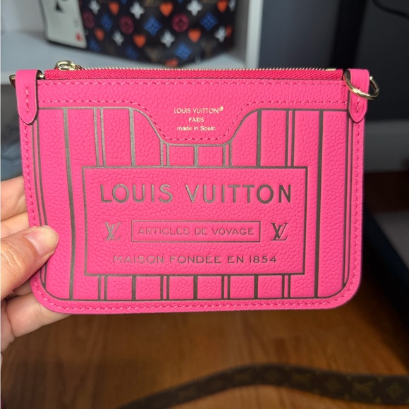 LV Neverfull BB Pouch in Rose Pondicherry - Picture 3 of 6